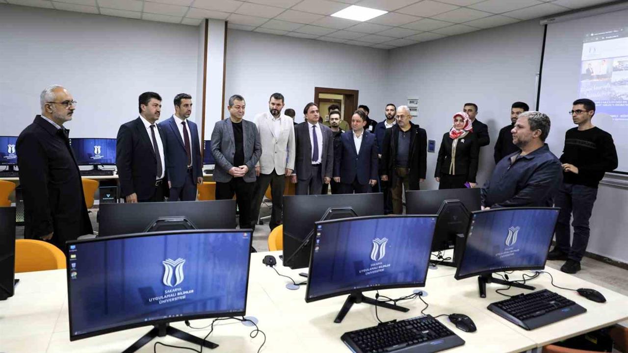 Sakarya'da Yazılım Geliştirme ve Sistem Laboratuvarı Açıldı
