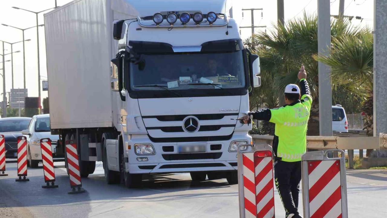 Bayburt'ta Zorunlu Kış Lastiği Uygulaması Başladı, Fiyatlar 2 Bin TL’den Başlıyor