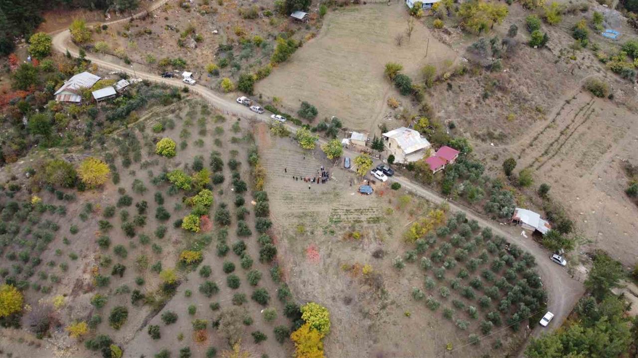 Adana Kozan'da Dünyanın En Pahalı Baharatı Safran Hasat Edildi