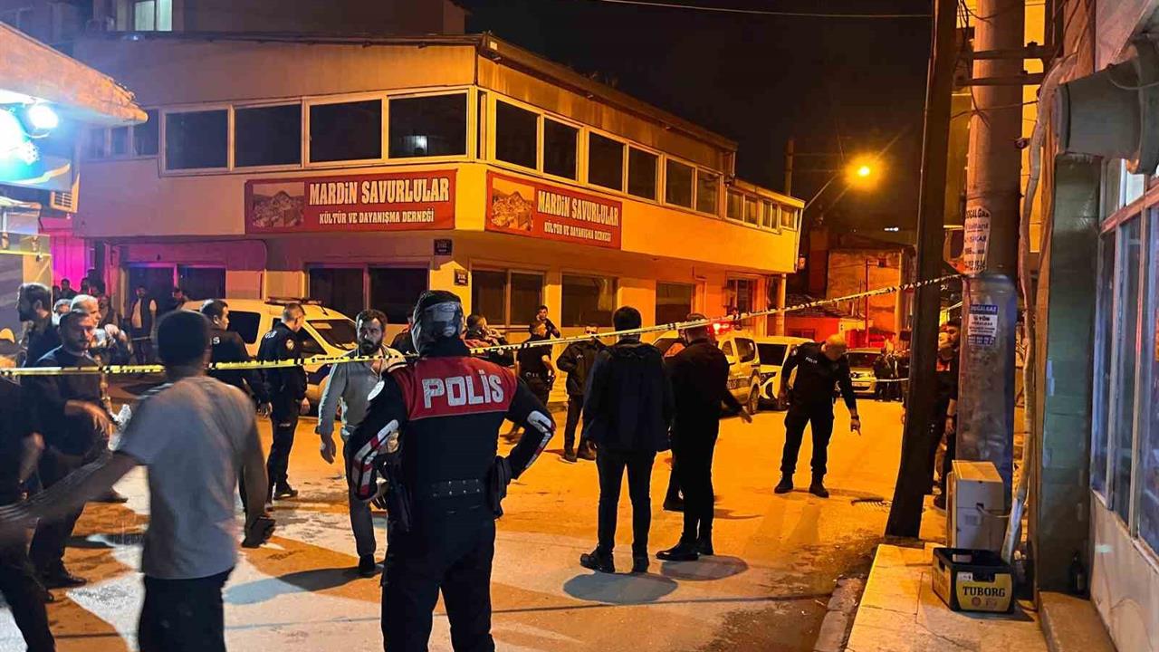 İzmir Bayraklı'da Gerçekleşen Aile Kavgasında 9 Gözaltı, 4 Tutuklama