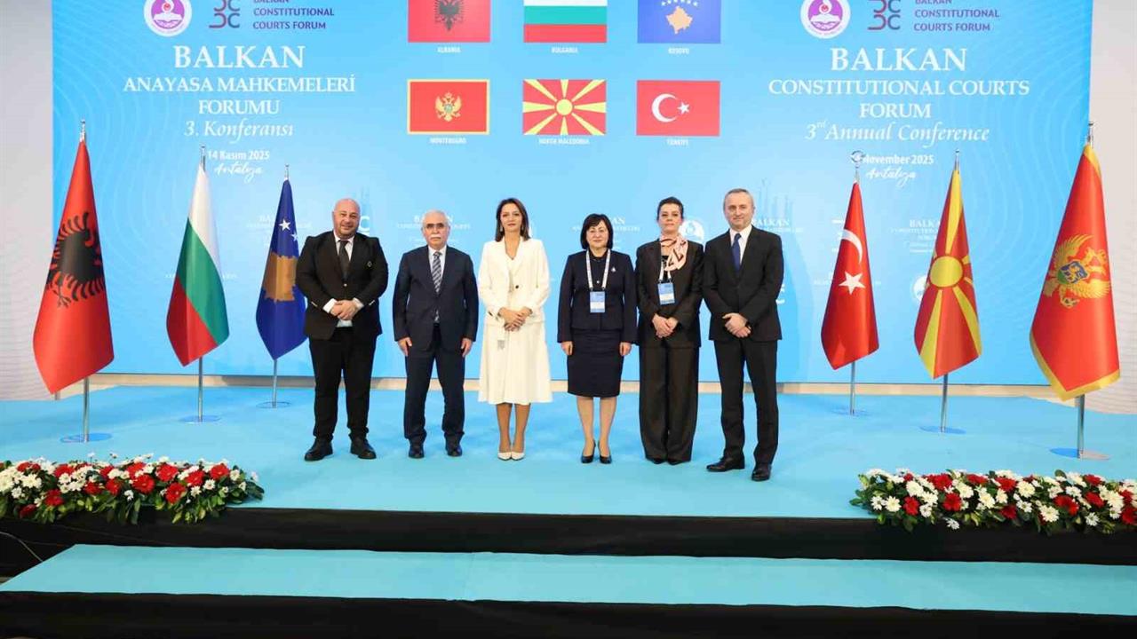 Antalya'da Anayasa Mahkemesi Forumu, Somut Karar Mekanizması Gerektiğini Vurguladı