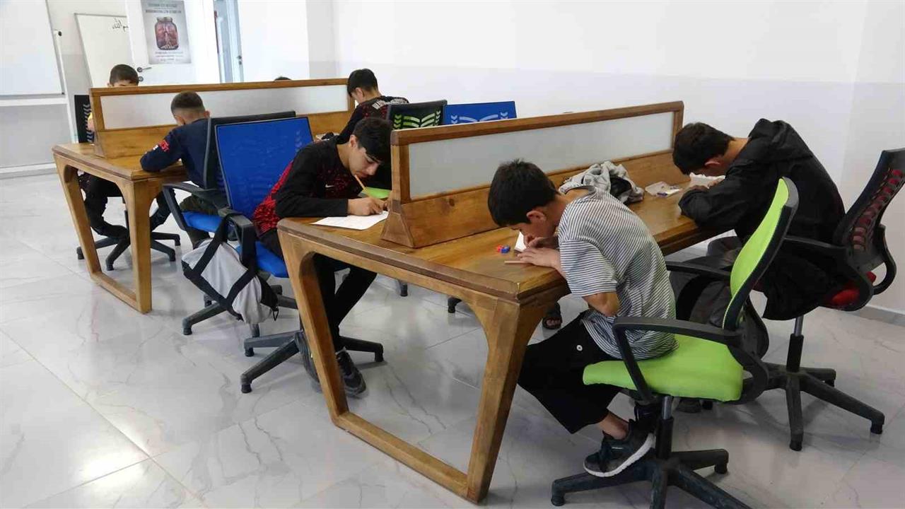 Van'da Ara Tatilde Dini Bilgiler Sınavı Düzenlendi