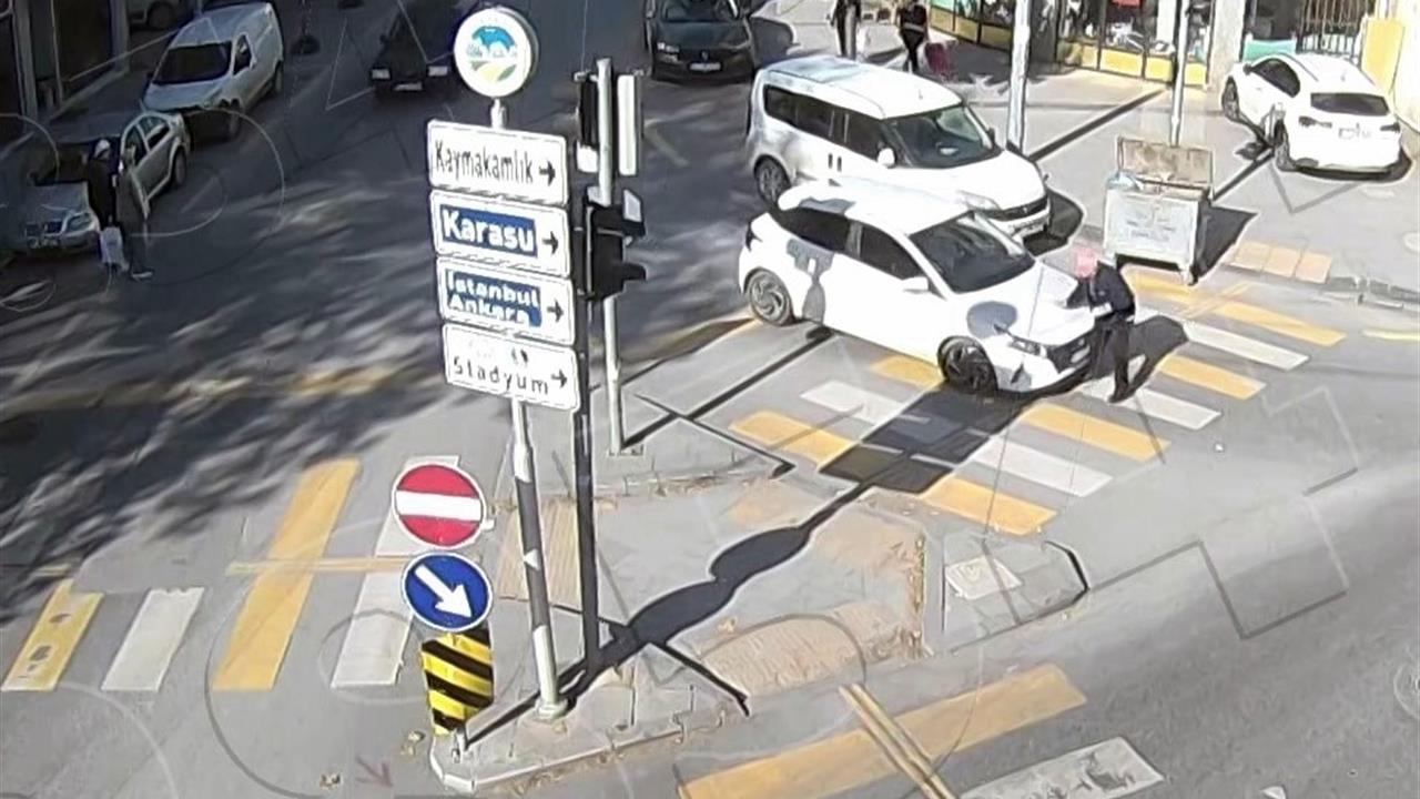 Sakarya'da Ekim Ayında Gerçekleşen Trafik Kazaları KGYS Kameralarına Yansıdı