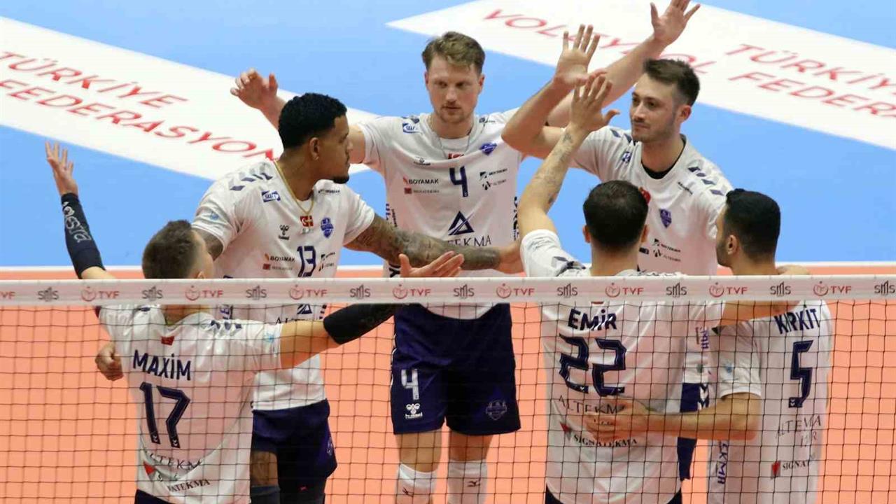 İzmir'de Altekma, Halkbank ile Voleybol Maçında Karşılaşacak