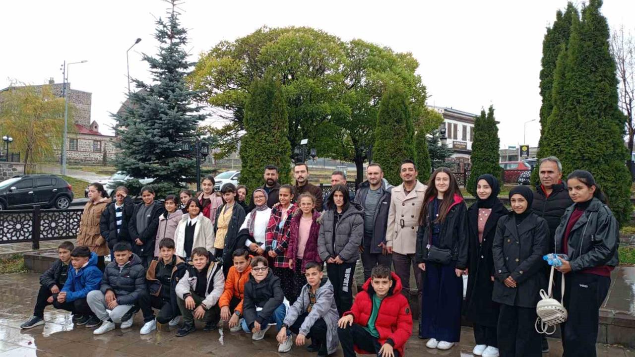 Aşkale'den Erzurum'a Düzenlenen Öğrenci Gezisi Başarıyla Gerçekleşti