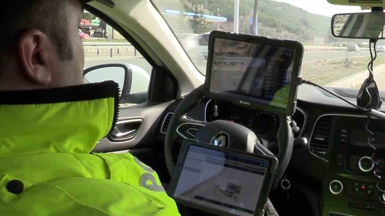 Bolu D-100'de Tatil Dönüşü Sıkı Trafik Denetimleri Gerçekleştirildi