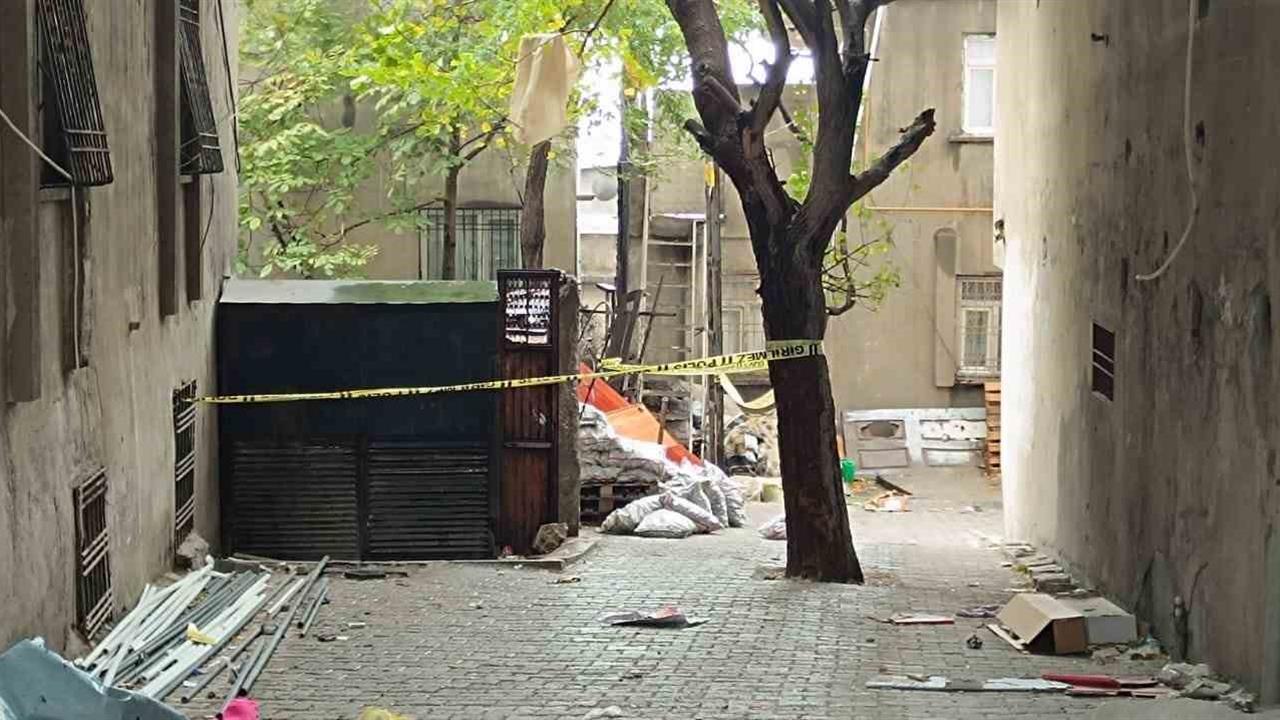 Şırnak Merkez Bahçelievler Mahallesi'nde Gece Yarısı Baltayla Cinayet İşlendi