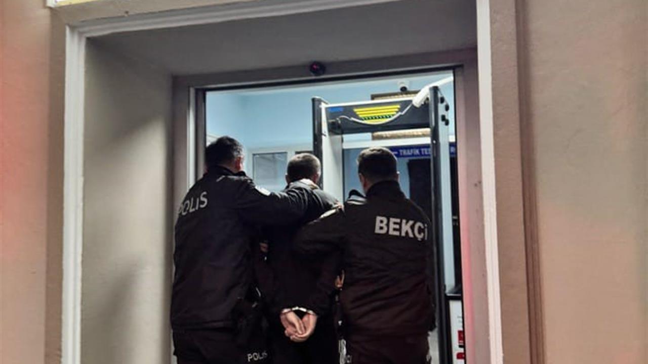 Sakarya Hendek'te Uyuşturucu ve Aranan Şahıslara Yönelik Operasyon Yapıldı