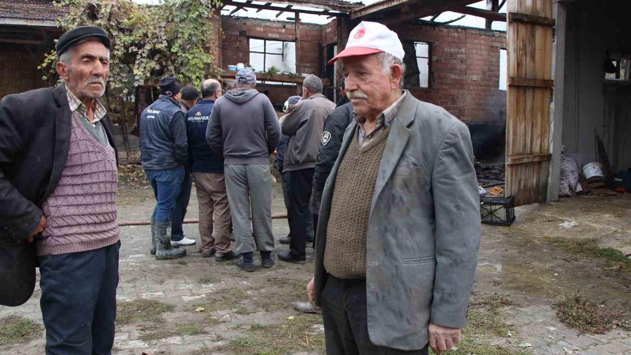 Amasya'da Evi Yanan Çiftçi, 300 Bin TL'sini Kaybetti