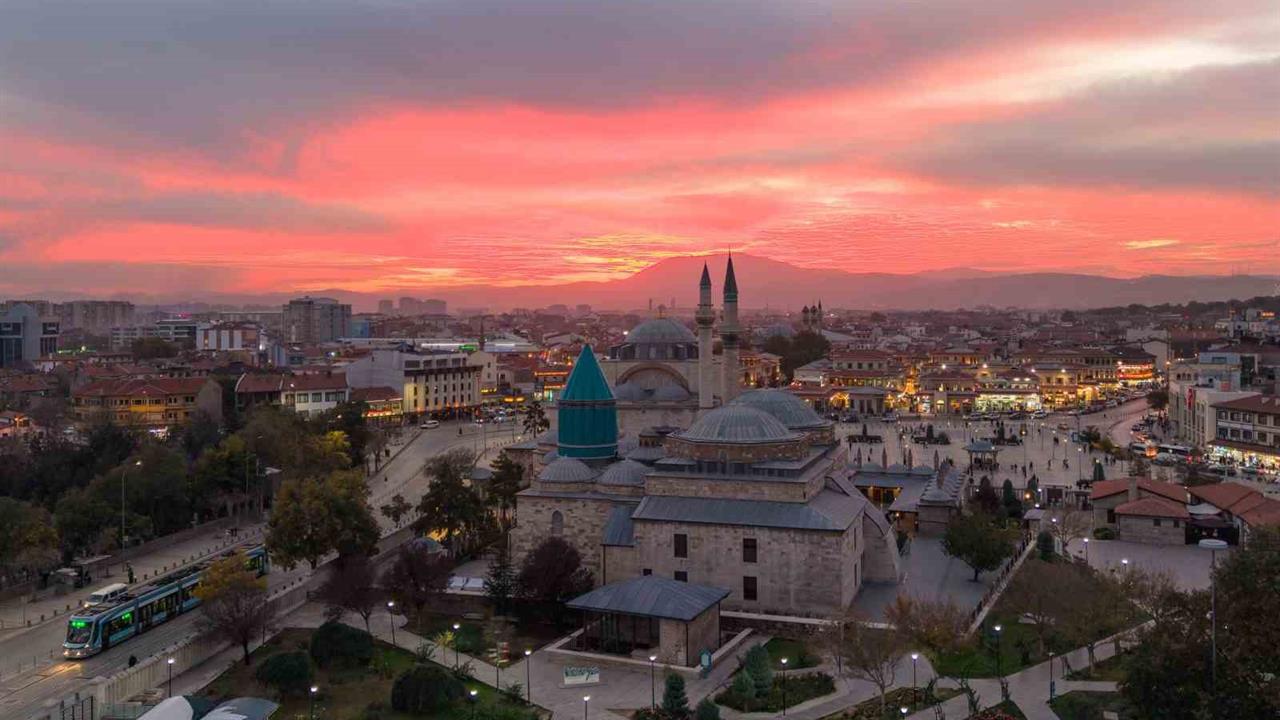 Konya'da Gün Batımında Kartpostallık Manzaralar Ortaya Çıktı