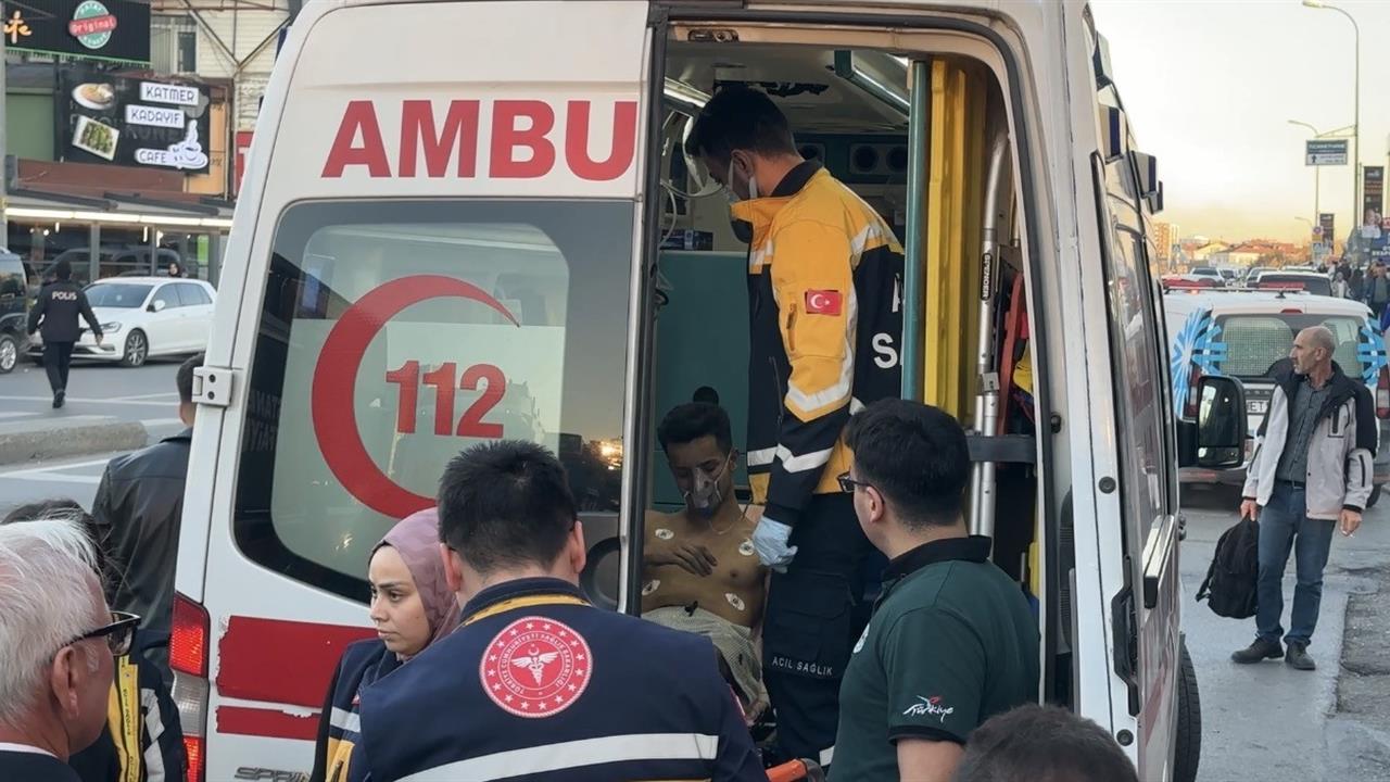 Ümraniye'de Depo Yangınında Bir İşçi Dumandan Etkilendi