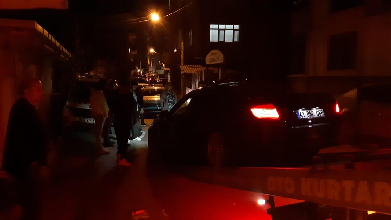 Kocaeli Körfez'de Otomobilinde Bıçaklanan Ercan Kavşut Hayatını Kaybetti