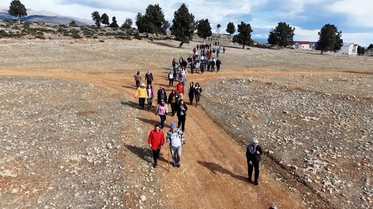 Kilikya Yolu Yürüyüşü Çamlıyayla’da Vatandaşların Yoğun Katılımıyla Gerçekleştirildi