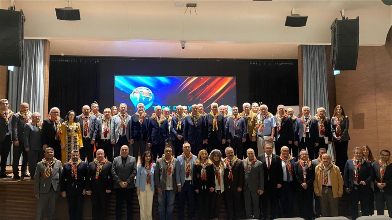 Bursa Uludağ Üniversitesi'nden Prof. Dr. Cengiz Alyılmaz, Türk Dünyası Bilim Ödülü'nü kazandı.