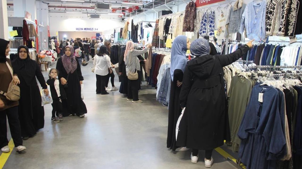 Aydın'da Fuar Aydın, Üreticiler ve Ziyaretçileri Bir Araya Getiriyor