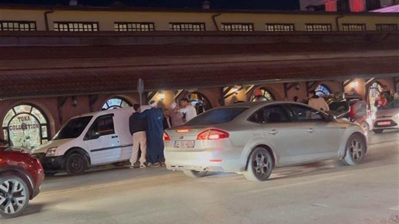 Eskişehir'de Dönüş Yapan Araç, Diğer Araca Çarptı ve Sürücüsüne Saldırıldı