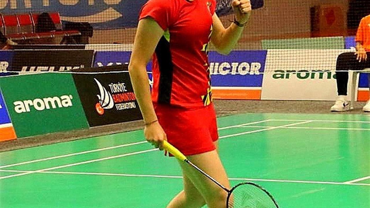 Erzincanlı Aleyna Korkut, Çekya'daki Badminton Turnuvasında Yarı Finale Yükseldi