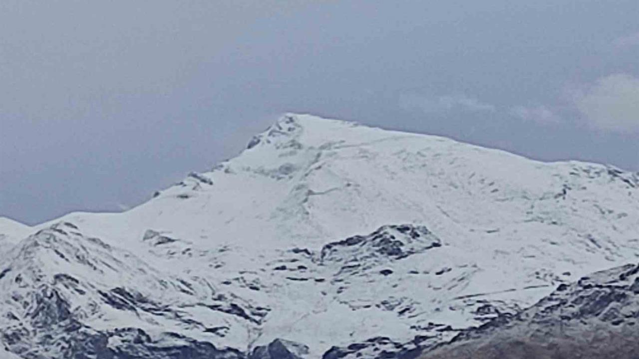 Batman Sason'da Mevsimin İlk Karı Yağdı ve Beyaza Büründü