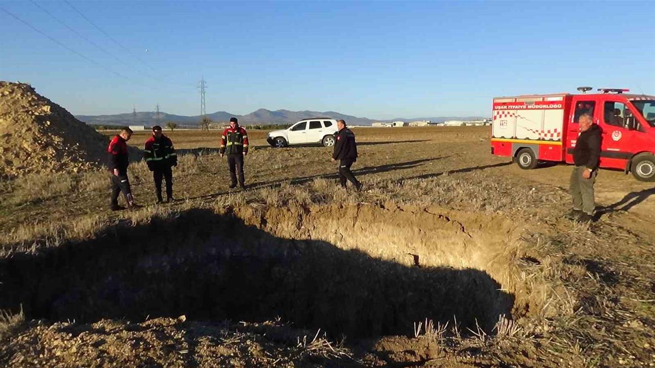 Uşak'ta Dört Metre Derinliğindeki Çukurdan Keçi Kurtarıldı
