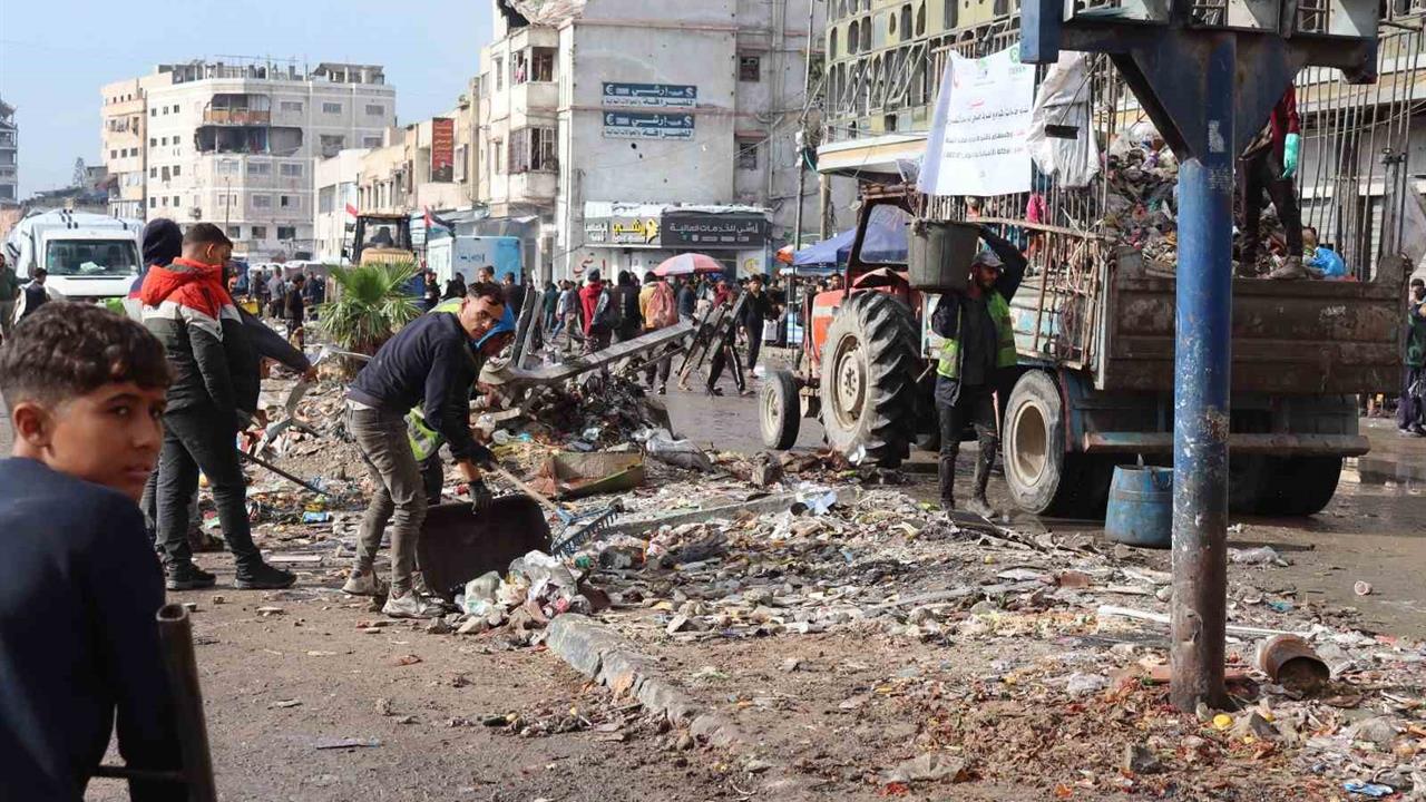 Gazze'de "Yeniden İnşa Edeceğiz" Kampanyası Başlatıldı