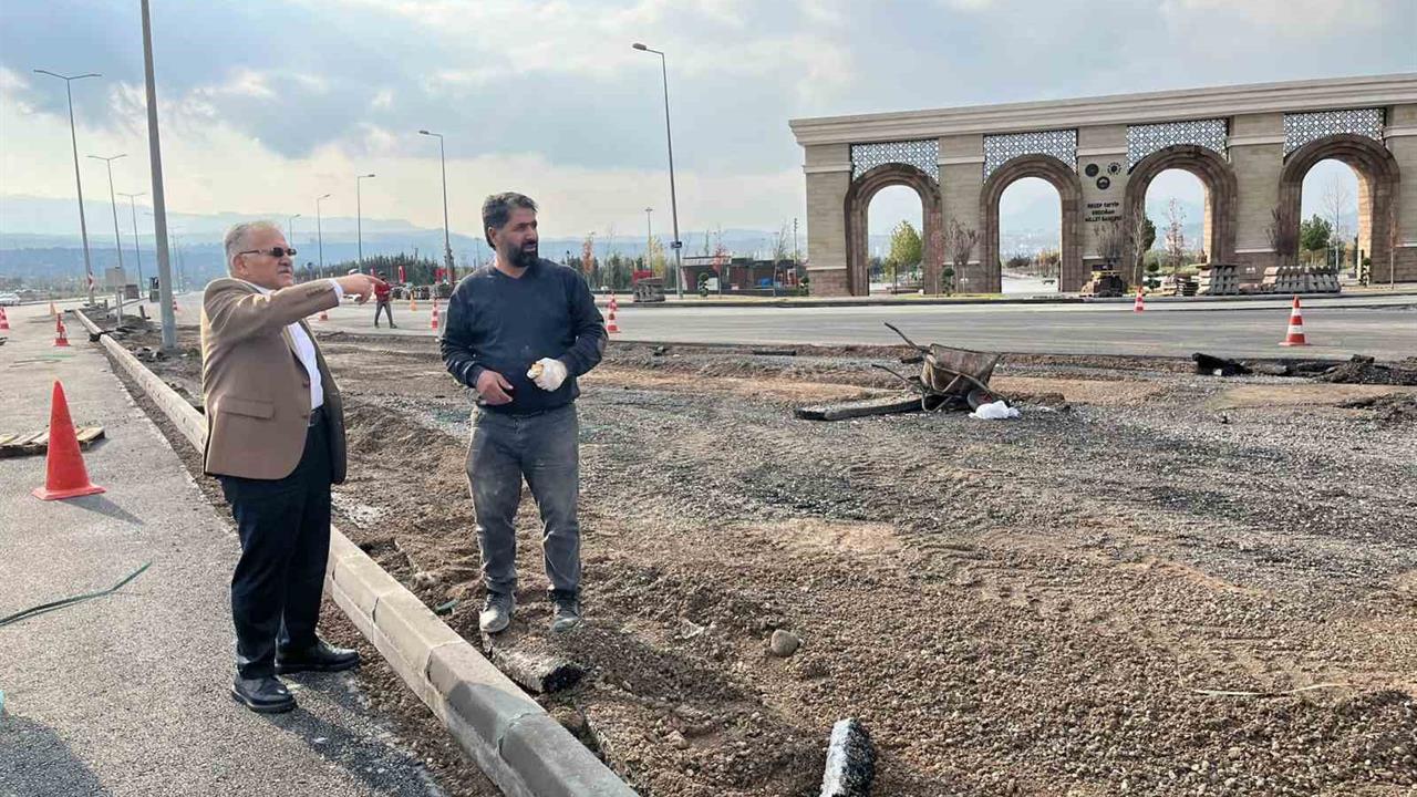 Kayseri Talas Bulvarı'nda Kavşak Düzenleme Çalışmaları Devam Ediyor
