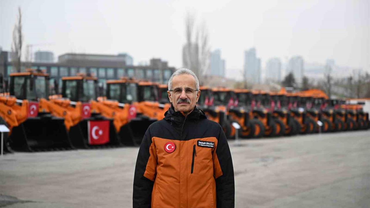 Ankara'da Karla Mücadele İçin 18 Bin Personel ve 14 Bin Araç Görevde