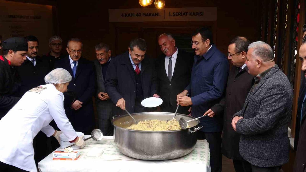 Malatya Battalgazi'de Bakan Tekin OHAL'in Kaldırılmasını Değerlendirdi