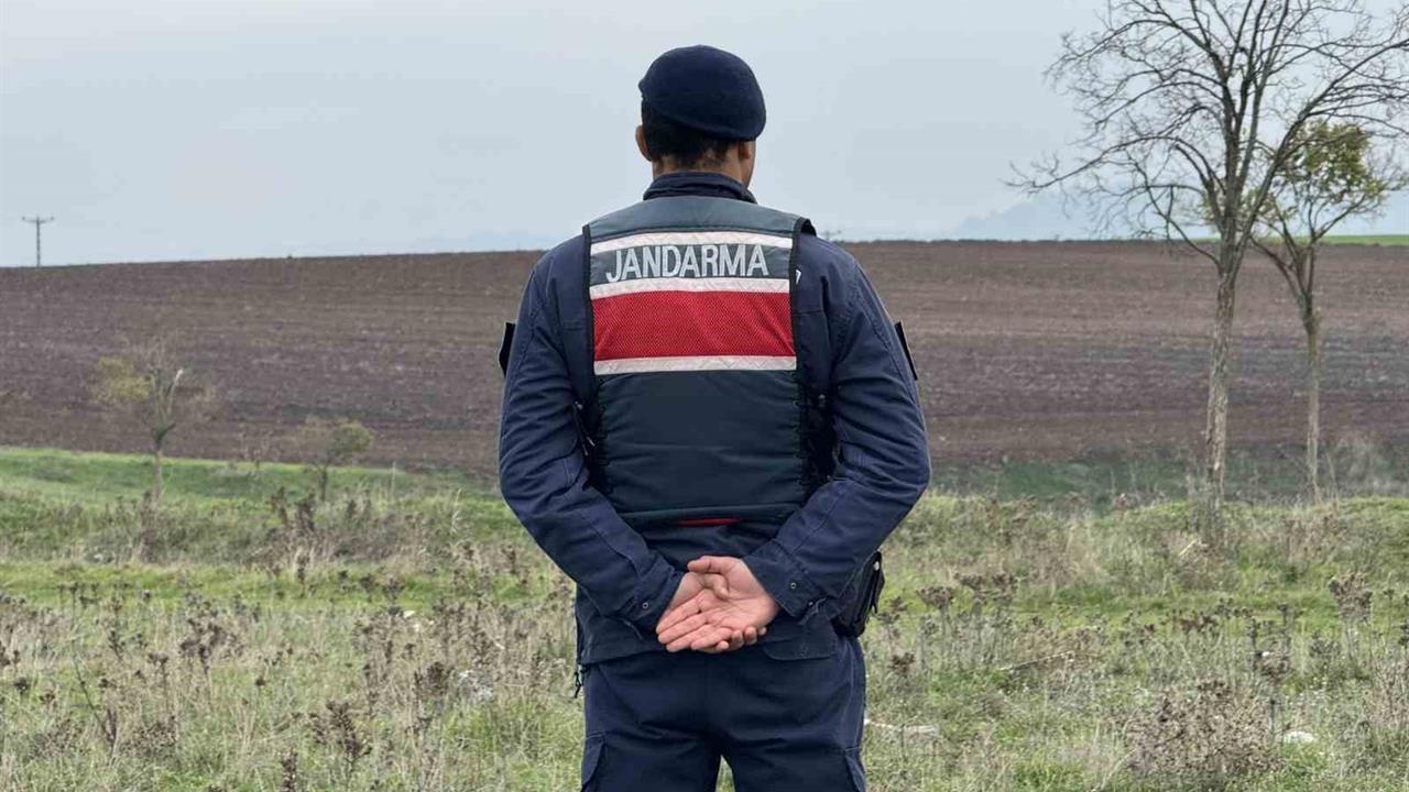 Edirne Büyükdöllük Köyü'nde Mantar Toplarken Patlamamış Top Mermisi Bulundu