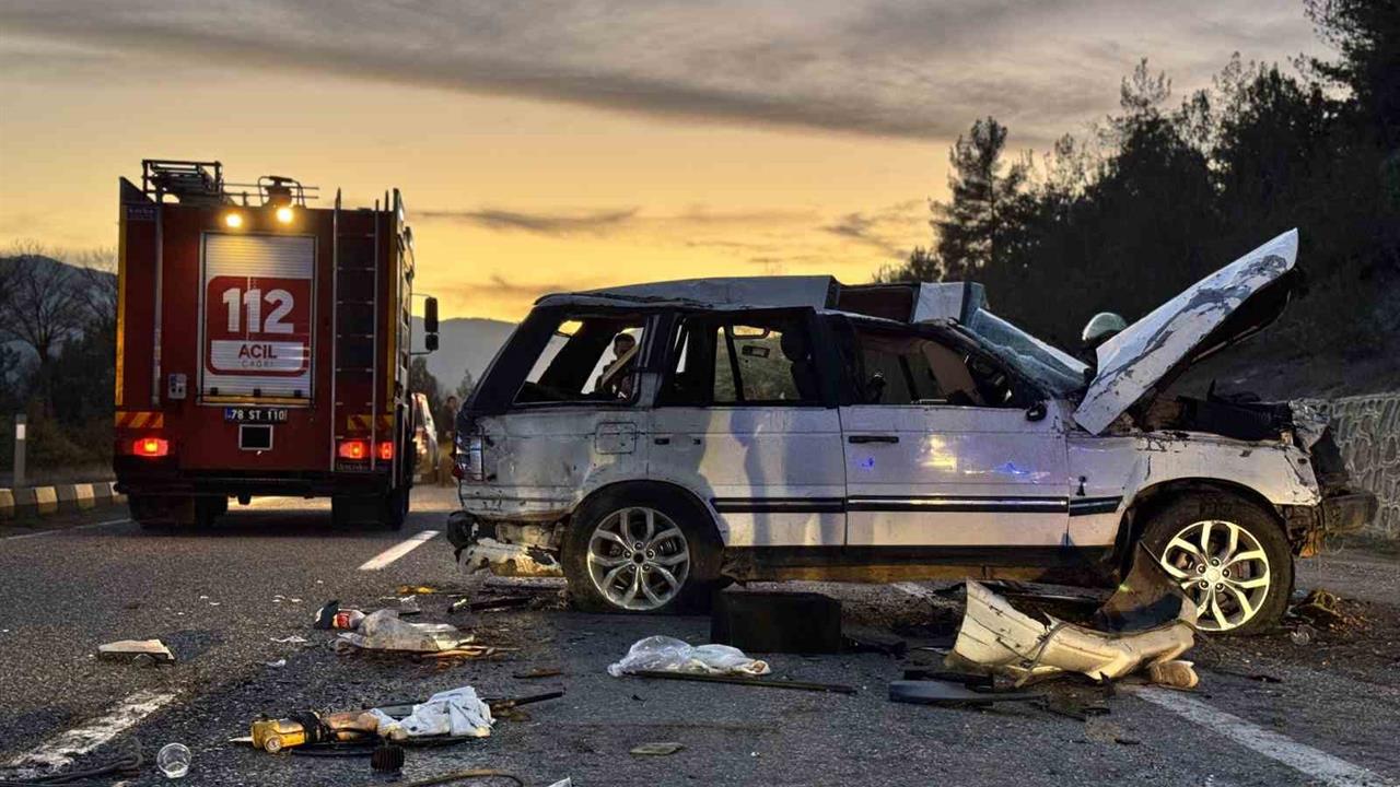 Karabük'te Mantar Toplama Dönüşü Meydana Gelen Kazada 2 Kişi Hayatını Kaybetti, 7 Kişi Yaralandı