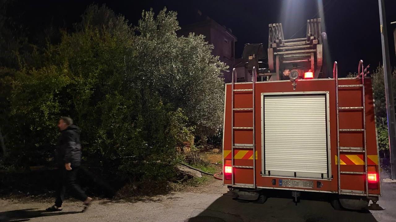 Antalya Serik'te Tek Katlı Evde Çıkan Yangında Maddi Hasar Oluştu