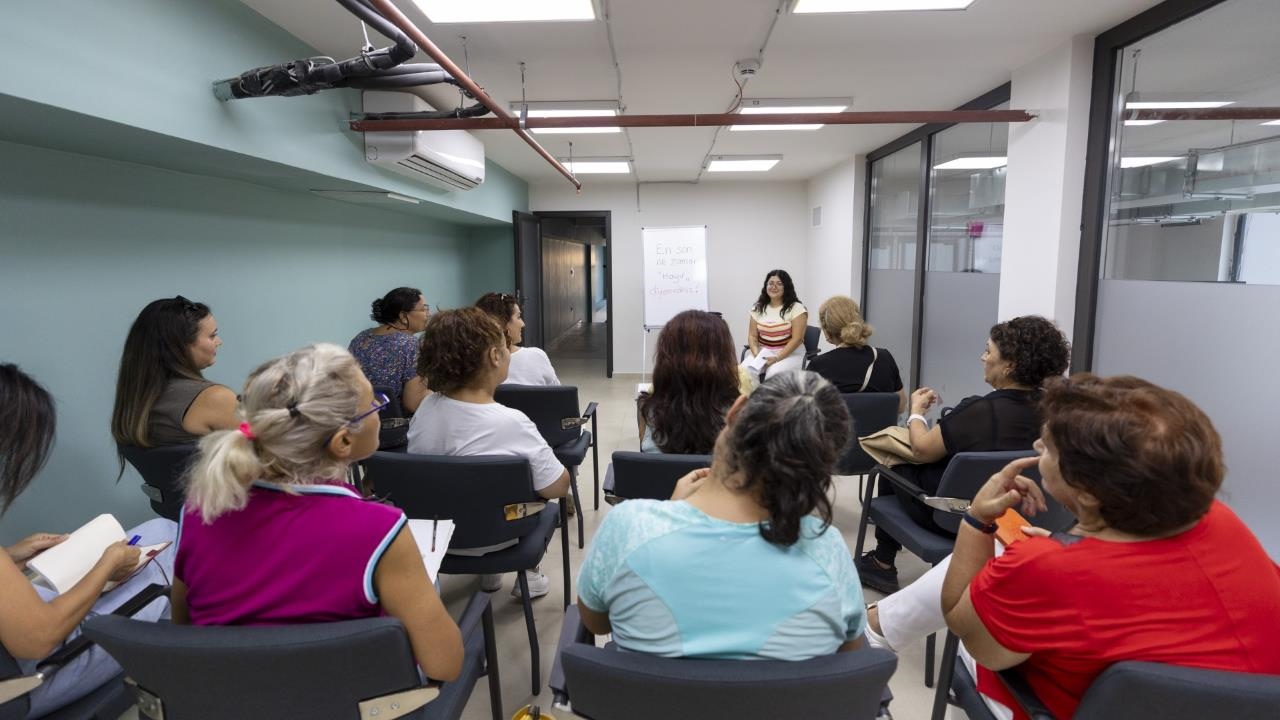 Kadınlar Mersin Büyükşehir’le Hayır Demeyi Öğreniyor!