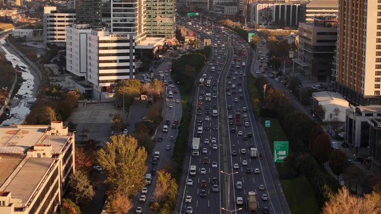 İstanbul'da Ara Tatil Sonrası Trafik Yoğunluğu Yüzde 80 Oldu
