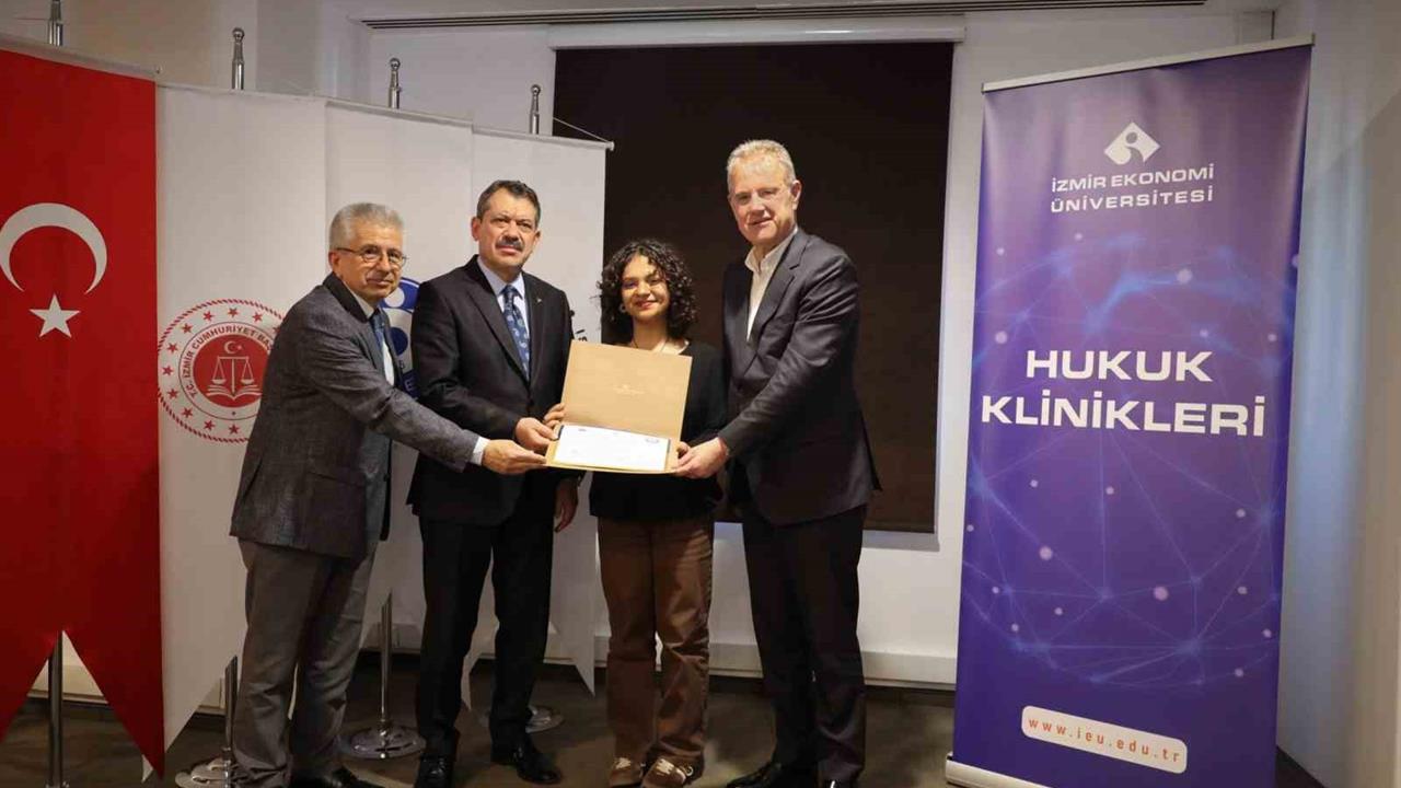 İzmir'de Genç Hukukçular İçin Klinik Projesi Tanıtıldı
