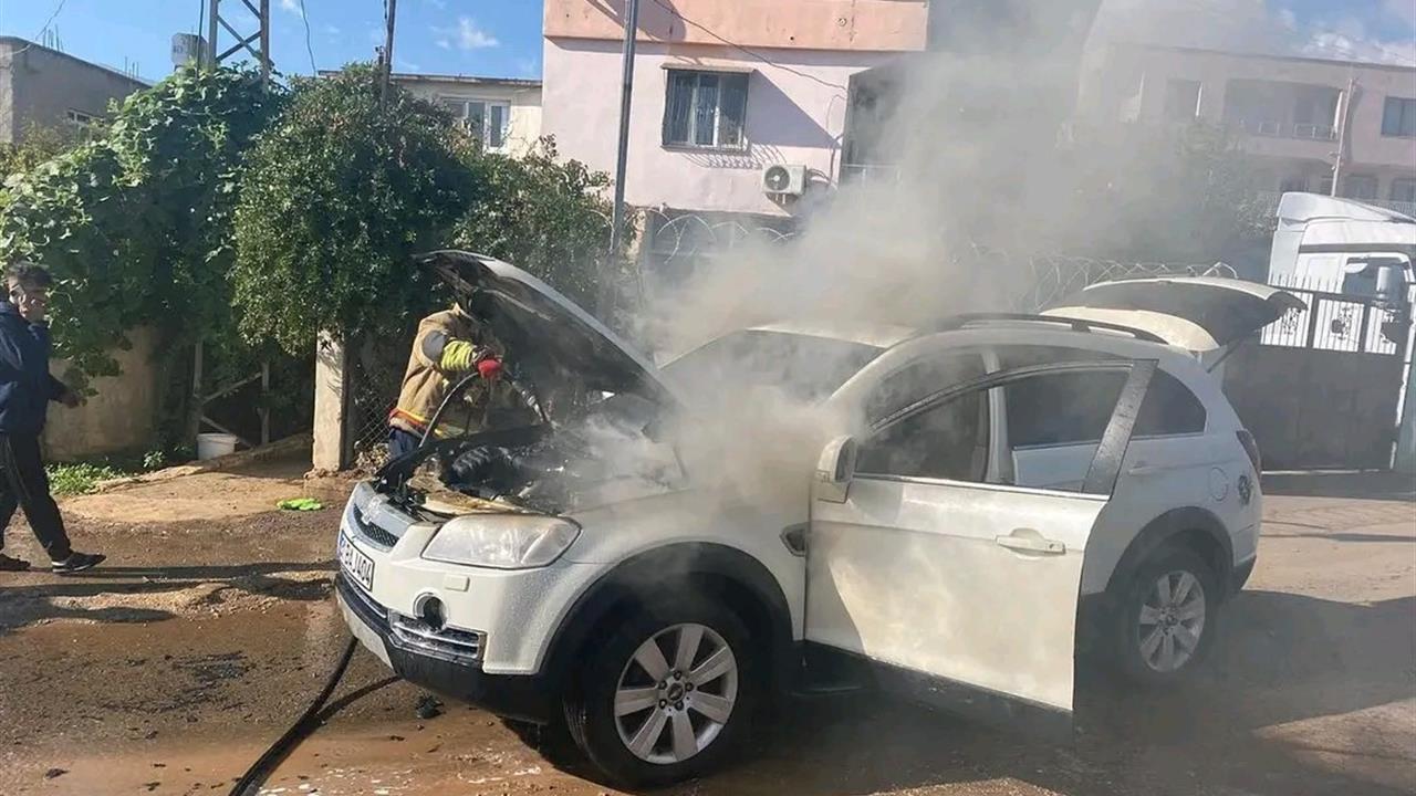 Kırıkhan'da Seyir Halindeyken Yanan Cipte Maddi Hasar Oluştu