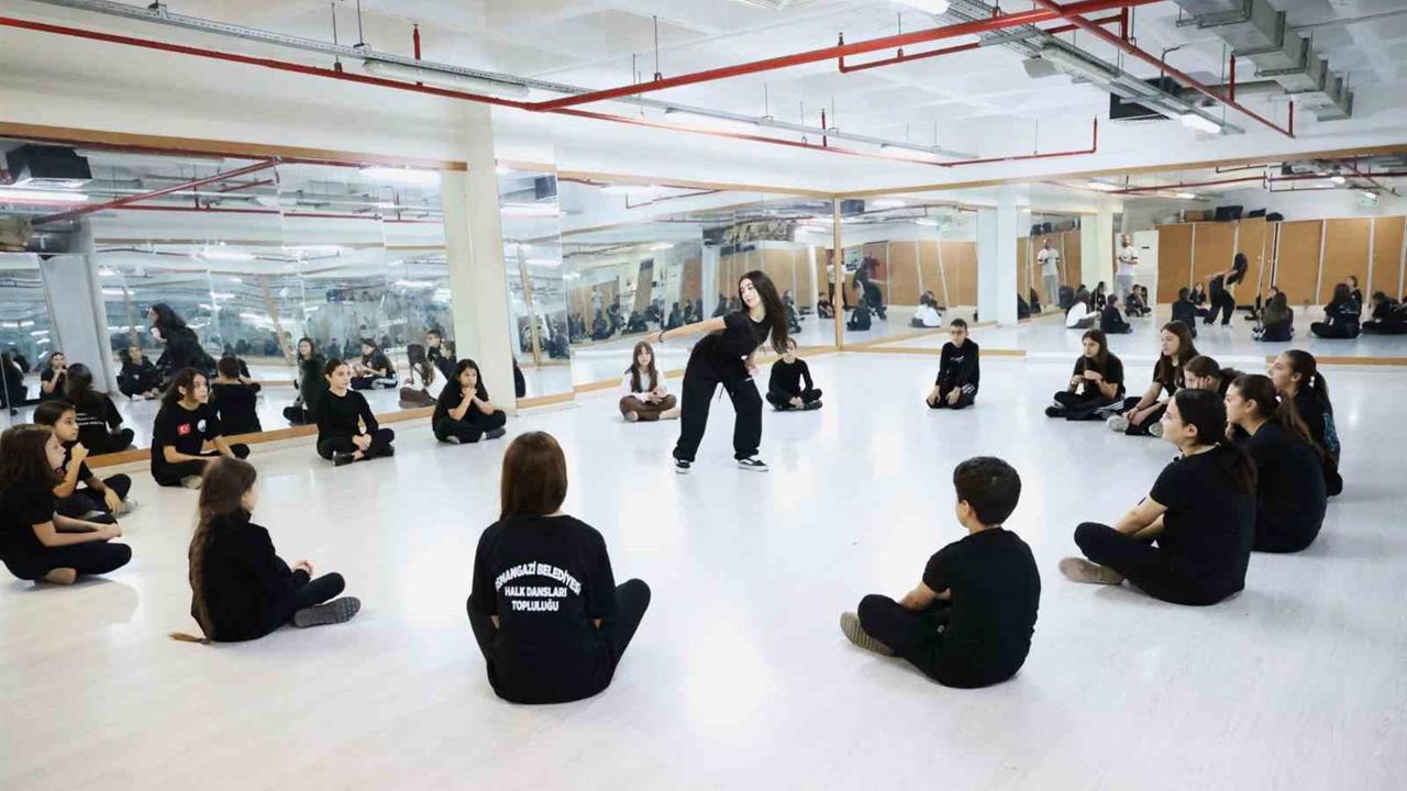 Osmangazi Belediyesi Geleceğin Dansçılarını Yetiştiriyor
