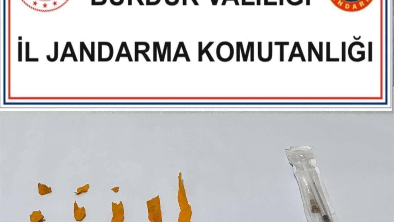 Burdur Merkez'de Jandarma Ekipleri Uyuşturucu ile Mücadele Etti