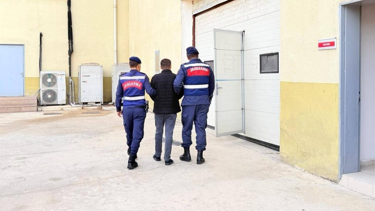 Gaziantep Şehitkamil'de 20 Yıl Hapis Cezası Olan Şahıs JASAT Tarafından Tutuklandı