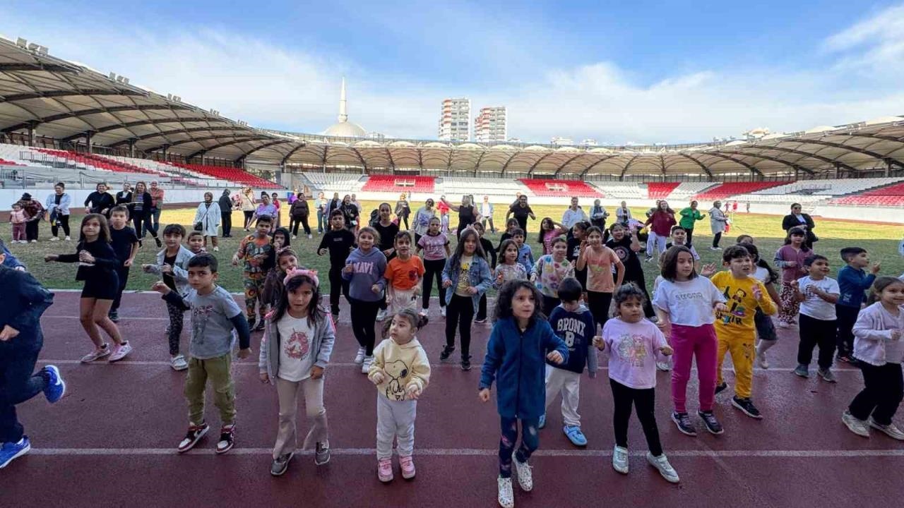 Tarsus’ta Minikler Zumba İle Coştu! Başkan Boltaç: "çocuklarımız İçin Üretmeye Devam Edeceğiz"