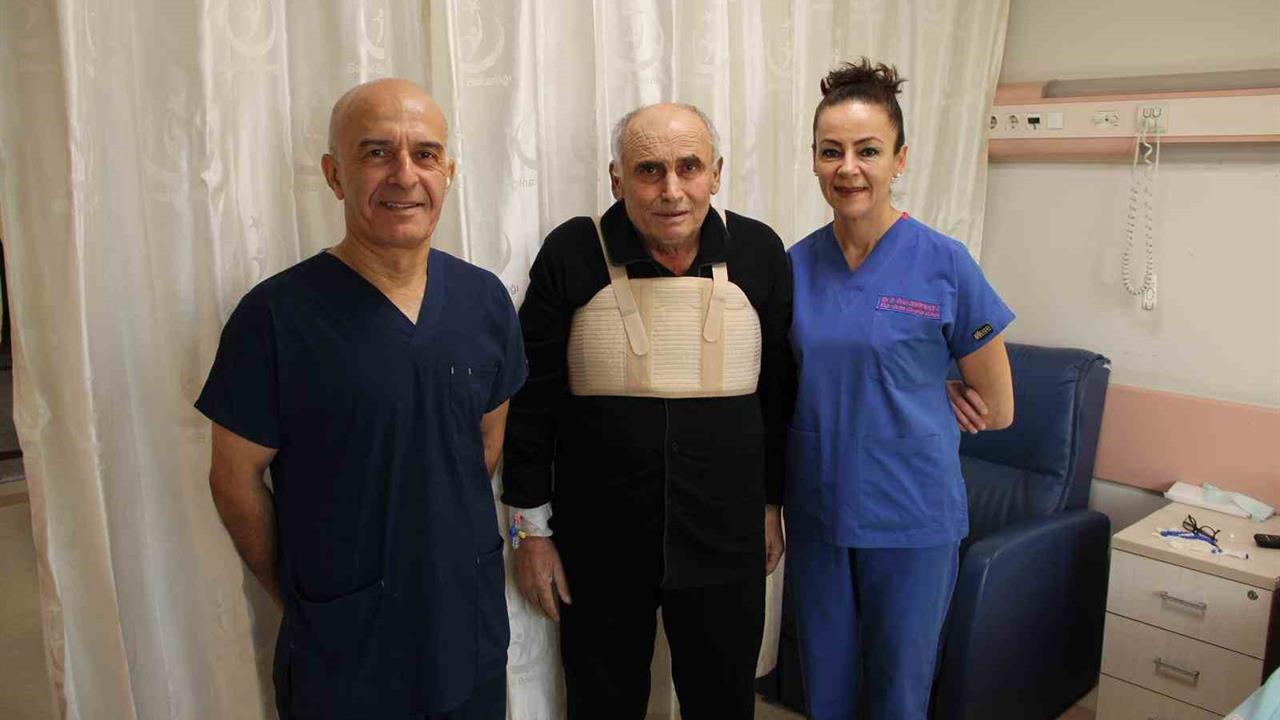 Afyonkarahisar'da 63 Yaşındaki Hastaya Yapılan Kalp Ameliyatı Başarıyla Tamamlandı