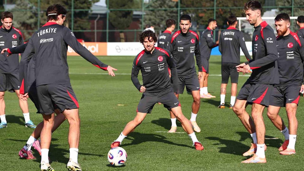 A Milli Takım, İspanya ile Maç İçin Hazırlıklarını Tamamladı