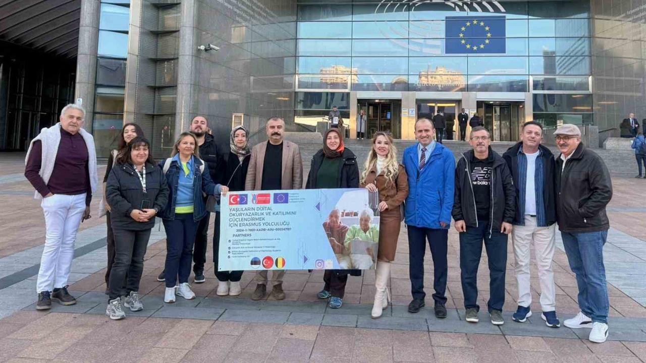 Eskişehir'de Yaşlıların Dijital Okuryazarlığını Güçlendiren Erasmus+ Projesi Başladı