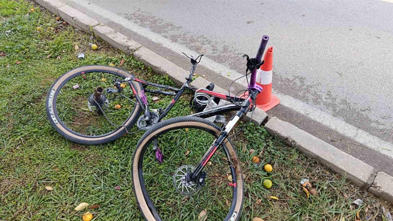 Adana Seyhan'da Bisikletli Çocuğa Çarpan Sürücü Polise Teslim Oldu