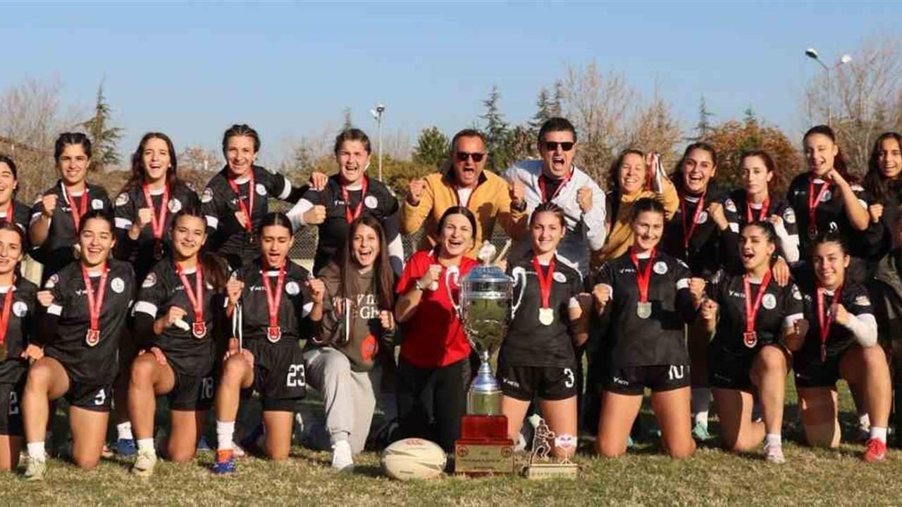 Kocaeli Körfez Gençlerbirliği, Türkiye Kadınlar Ragbi Şampiyonası'nda Şampiyon Oldu