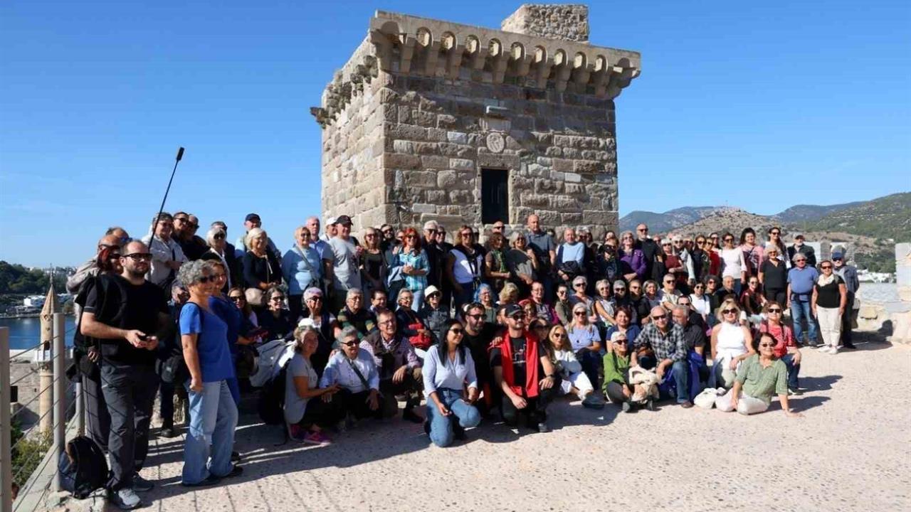 Bodrum’da Tarihi Yürüyüşe Yoğun Katılım Sağlandı