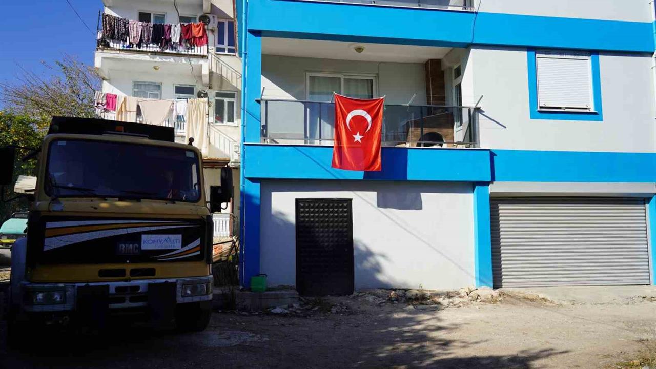 Konyaaltı Belediyesi, Şehit Ailesine Yönelik Asfalt Çalışması Gerçekleştirdi