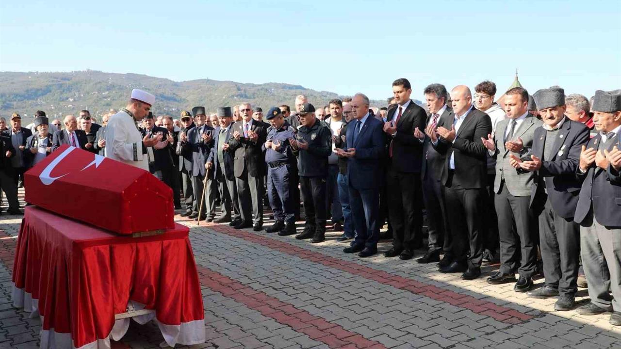 Ordu Çamaş'ta Kıbrıs Gazisi Mahmut Akbolat Son Yolculuğuna Uğurlandı