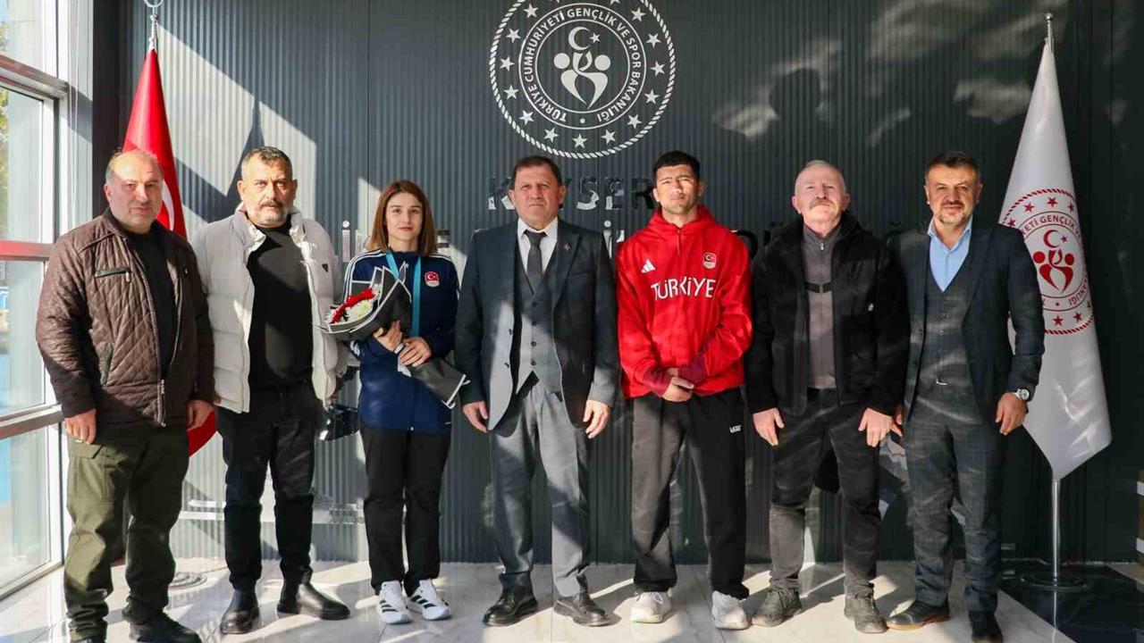 Kayseri'de 2025 İslami Dayanışma Oyunları'nda Madalya Kazanan Sporculara Tören Düzenlendi