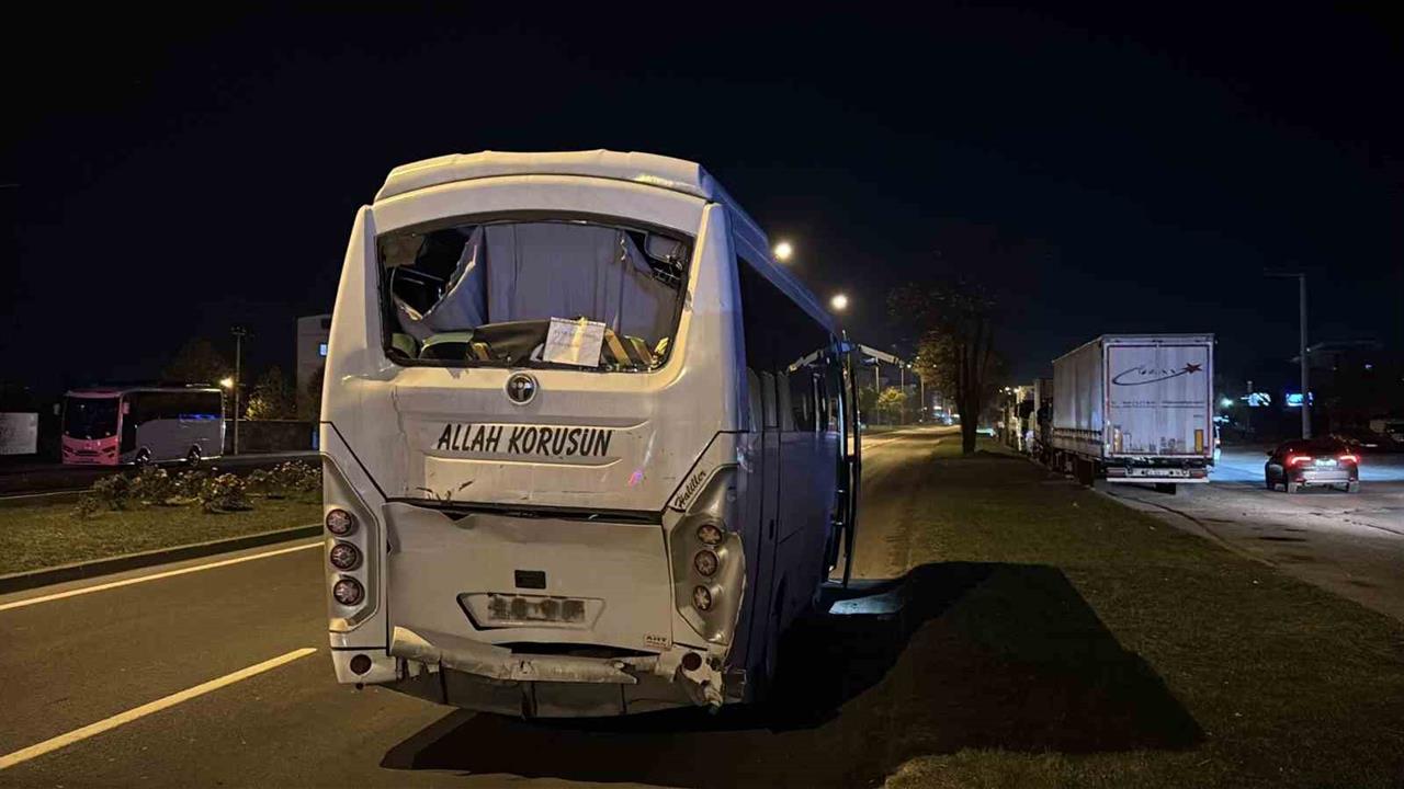 Bolu D-100'deki Midibüs Kazasında 11 Kişi Yaralandı