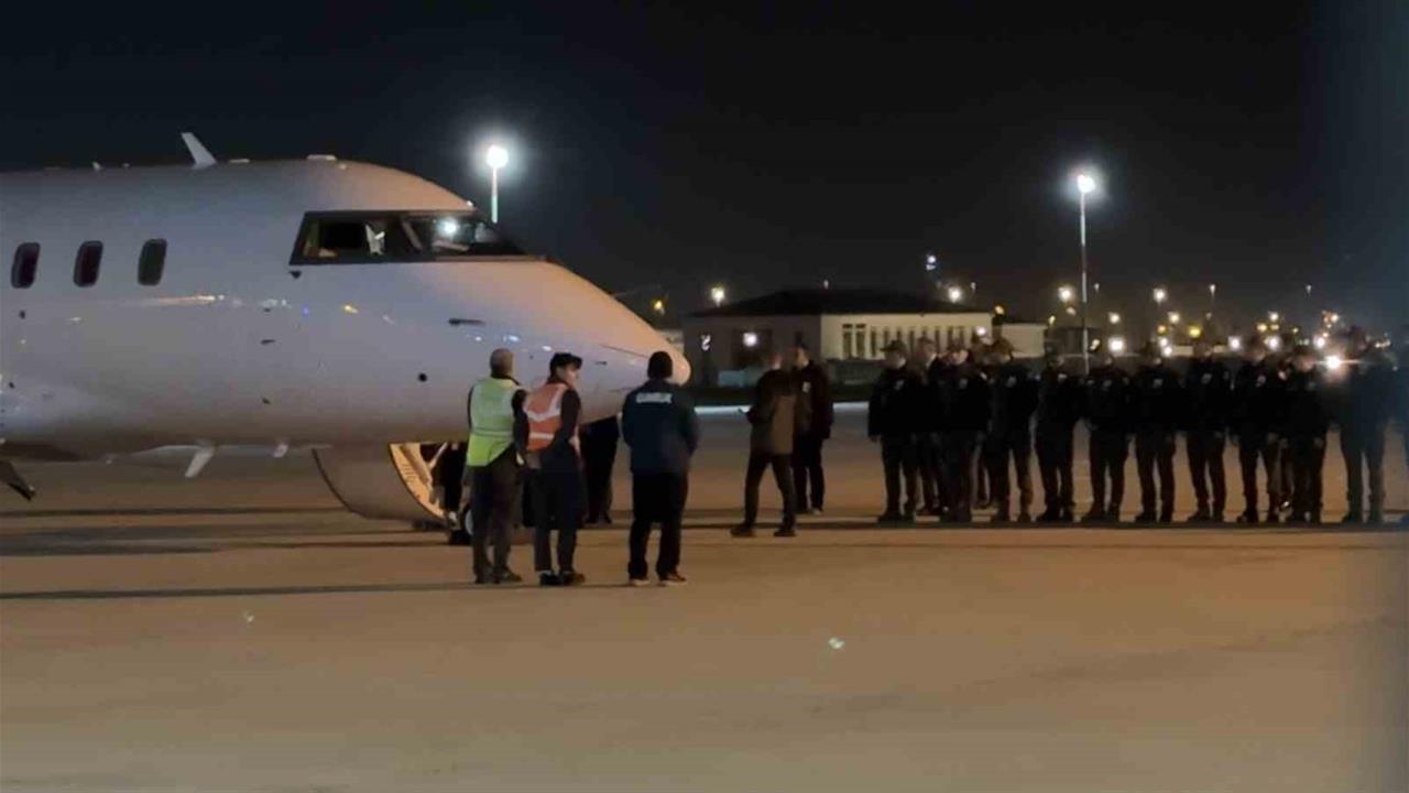 İstanbul'da Şehit Pilot Hasan Bahar'ın Naaşı Atatürk Havalimanı'na Getirildi