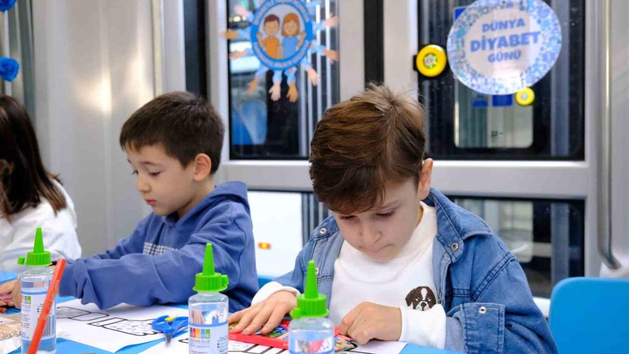 Kocaeli'de Dünya Diyabet Günü Nedeniyle Tramvayda Etkinlik Düzenlendi